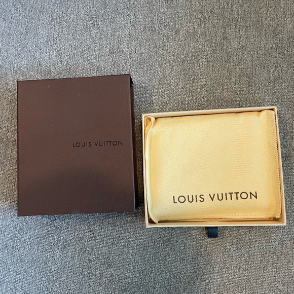Louis Vuitton Monogram Canvas Wallet - Picture 3 of 5